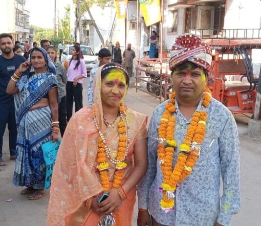 राजनांदगांव : वार्ड क्रमांक 18 पार्षद संगीता देवांगन ने घर-घर जाकर मतदाताओं का किया आभार…