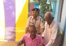 राजनांदगांव : बारात के पहले दूल्हा और नवविवाहित जोड़ें ने भी मतदान कर जाहिर की अपनी खुशी…