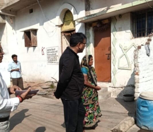 राजनांदगांव : प्रधानमंत्री आवास योजना के तहत बने आवासों का निरीक्षण कर परिसर में लाईट लगाने दिये निर्देश…