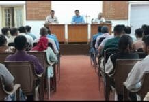 राजनांदगांव : स्वास्थ्य विभाग की बैठक में आयुक्त ने सफाई दरोगा वार्ड प्रभारियों से वार्डो में निधारित समय तक सफाई कर व्यवस्था दुरूस्त करने के दिये निर्देश…