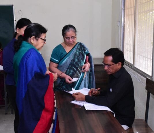 VISION TIMES : जानिए सुबह 9 बजे तक कितना प्रतिशत हुआ मतदान…