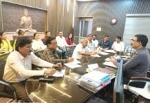 राजनांदगांव : निर्माण कार्य चालू कराकर चलित कार्य में तेजी लाकर पूर्ण कराने अधिकारियों को दिये निर्देश…