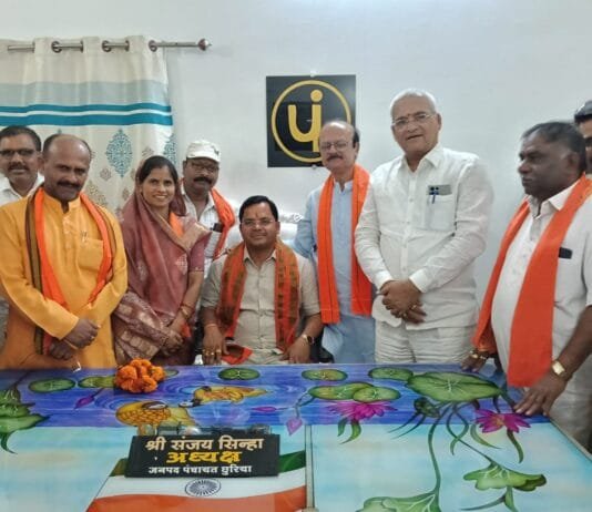 छुरिया : संजय सिन्हा,प्रशांत ठाकुर ने किया छुरिया जनपद में पदभार ग्रहण…