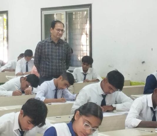 राजनांदगांव: कक्षा 10वीं एवं 12वीं बोर्ड परीक्षा शुरू,कलेक्टर ने परीक्षा केन्द्र का किया निरीक्षण…