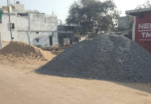 राजनांदगांव : लखोली राम नगर के सडक में रेत गिट्टी का ढेर, मलमा मण्डप के तहत 3 हजार रूपये जुर्माना…