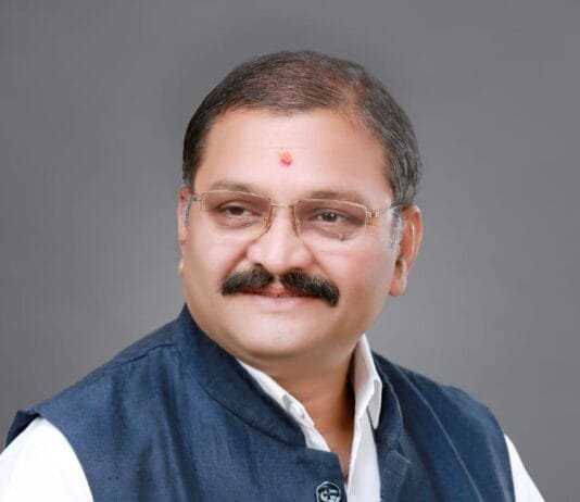 राजनांदगांव : अश्वनी वैष्णव से सांसद संतोष पांडे ने संसदीय क्षेत्र व छत्तीसगढ राज्य हेतु महत्वपूर्ण नए रेल डोंगरगढ़ – कटघोरा मार्ग के संबंध मे सदन मे रखी मांग…