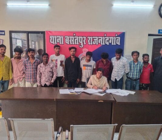 राजनांदगांव : होली पूर्व शहर में बसंतपुर पुलिस आदतन बदमाशों व असमाजिक तत्वो पर की गई कार्यवाही…