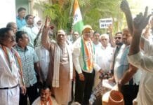 राजनांदगांव : पटरी पार पानी की समस्या को लेकर कांग्रेस ने निगम आयुक्त को सौंपा ज्ञापन-आसिफ…