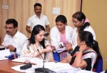 राजनांदगांव : फाइलेरिया की गंभीर बीमारी से बचाव के लिए कलेक्टारेट में कराया गया दवाई का सेवन…