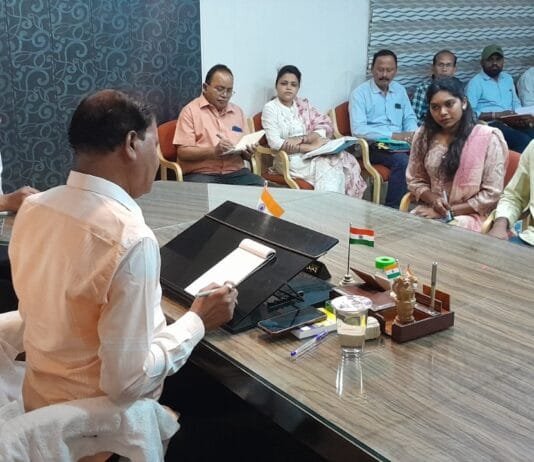 राजनांदगांव : महापौर मधुसूदन यादव ने जल संसाधन, नगर निगम व अमृत मिशन के अधिकारियो की ली बैठक…