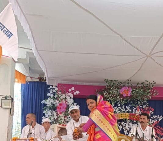 राजनांदगांव : बेलटिकरी मे आयोजित कबीर सत्संग समारोह में जिला पंचायत सदस्य देवकुमारी साहू शामिल हुई…