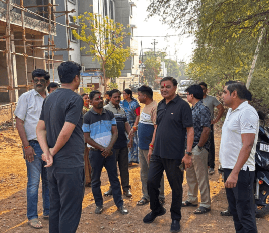 राजनांदगांव: महापौर मधुसूदन यादव आर्शीवाद एवं रिद्धी सिद्धी कालोनी वासियों से हुये रूबरू…