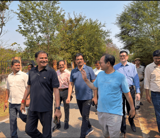 राजनांदगांव : सुबह नगर भ्रमण मंे निकले महापौर एवं कलेक्टर…