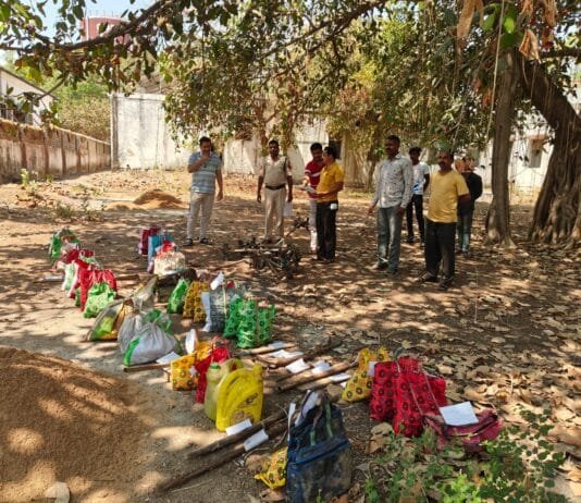 राजनांदगांव : निराकृत आबकारी के शराब एवं जप्त लाठी-डण्डा व अन्य सामान को किया गया नष्टीकरण…