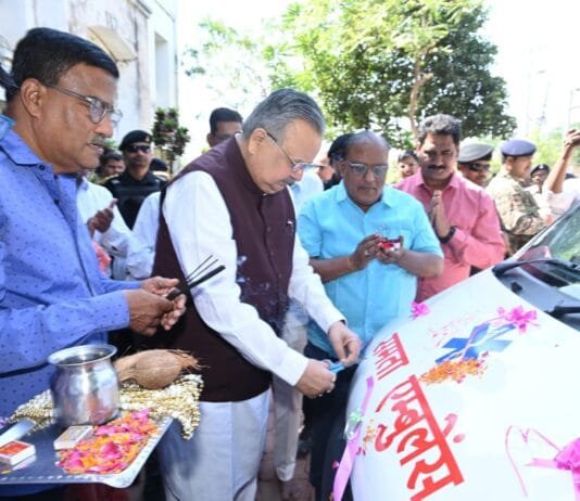 राजनांदगांव : विधानसभा अध्यक्ष ने भगवान महावीर समता वृद्धाश्रम के लिए एम्बुलेंस का किया शुभारंभ एवं विचार वैभव पुरस्तक का किया विमोचन…