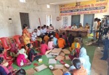 मोहला : कलेक्टर ने महात्मा गांधी औद्योगिक रूरल पार्क के अंतर्गत स्थापित केंद्रों को देखने ग्राम पंचायत नाड़ेकल, मोहभट्टा, भर्रीटोला पहुंची…