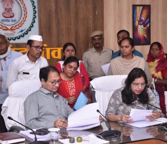 राजनांदगांव : कलेक्टर ने साप्ताहिक जनदर्शन में लोगों की शिकायतें एवं समस्या को गंभीरतापूर्वक सुना…