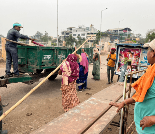 राजनांदगांव : शिवाजी पार्क के सामने लगे ठेला खोमचा निगम का अतिक्रमण दस्ता ने हटाया…