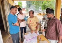 राजनांदगांव : महापौर मधुसूदन यादव टाका घर पहुॅच गाडिया एवं टैंकरो की स्थिति देख समय पर गाडिया निकालने के दिये निर्देश…