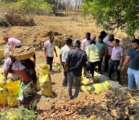 राजनांदगांव : जल संरक्षण के लिए प्रशासन और ग्रामीणों ने किया श्रमदान और निकली नीर और नारी जल यात्रा…