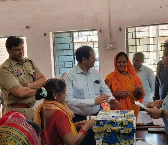 राजनांदगांव : कलेक्टर ने सुशासन तिहार के पहले दिन ग्राम पंचायत सुंदरा और सांकरा पहुंचकर व्यवस्थाओं का लिया जायजा…