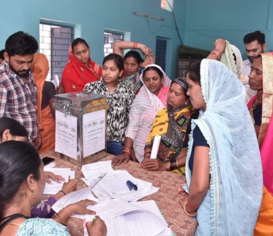 राजनांदगांव : महिलाओं एवं बुजुर्गों ने उत्साहपूर्वक बड़ी संख्या में किया आवेदन…