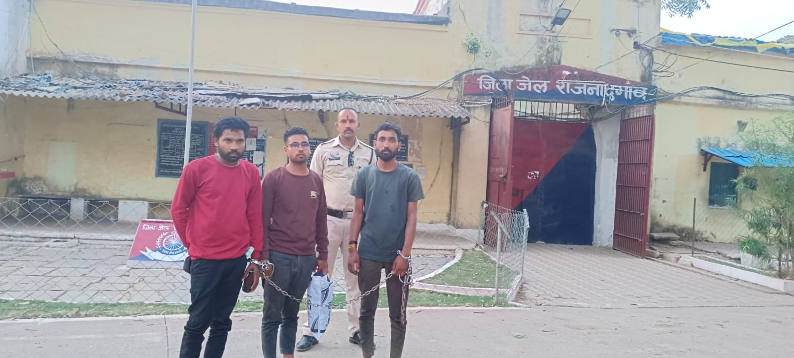 राजनांदगांव : एक वर्ष पूर्व होलिका दहन के दिन मारपीट कर फरार तीन युवकों को गिरफ्तार कर भेजा गया जेल…