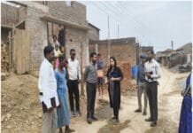 राजनांदगांव : सीईओ जिला पंचायत ने ग्राम टप्पा एवं तिलईरवार में प्रधानमंत्री आवास योजना-ग्रामीण अंतर्गत हितग्राहियों के निर्माणाधीन आवासों का किया निरीक्षण…