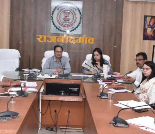 राजनांदगांव: सुशासन तिहार अंतर्गत जनसामान्य के आवेदनों का संवेदनशीलतापूर्वक करें निराकरण : कलेक्टर…