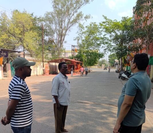 राजनांदगांव : कालोनियों एवं मानव मंदिर चौक में सफाई देख आवश्यक मरम्मत तथा सफाई व पार्किंग व्यवस्था के आयुक्त ने दिये निर्देश…
