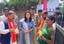 राजनांदगांव : सांसद संतोष पाण्डेय ने ग्राम घोरदा में सोहागा बाई श्रीवास के मकान का किया आवास प्लस 2.0 में सर्वेक्षण…