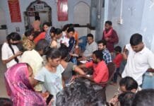 राजनांदगांव : श्रम विभाग द्वारा चौखडिय़ा पारा में शिविर लगाकर बनाया गया श्रमिक कार्ड…