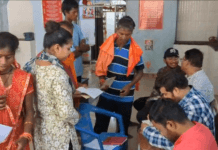 राजनांदगांव : श्रम विभाग द्वारा चौखडिय़ा पारा में शिविर लगाकर बनाया गया श्रमिक कार्ड…