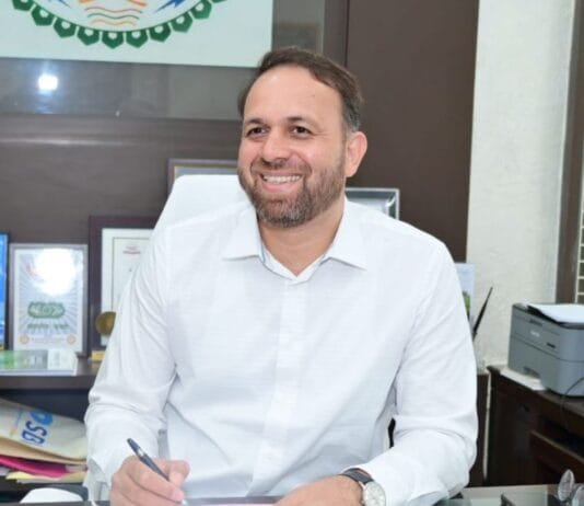 राजनांदगांव : जिले के नवपदस्थ कलेक्टर डॉ. सर्वेश्वर नरेन्द्र भुरे ने किया कार्यभार ग्रहण…