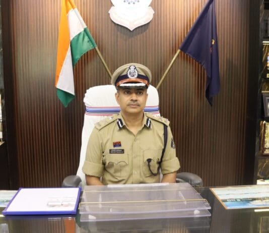 राजनांदगांव : नव पदस्थ पुलिस महानिरीक्षक राजनांदगांव रेंज अभिषेक शांडिल्य द्वारा किया गया पदभार ग्रहण…