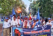 राजनांदगांव : लवकुमार रामटेके एडव्होकेट के मुख्य आतित्थ में 134 वी डॉ बाबा साहेब अम्बेडकर जयंती पर संतोष नदां ने मशाल रैली का शहर भ्रमण कराया…