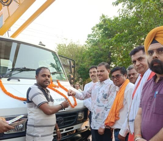 राजनांदगांव : महापौर ने नए टॉवर लोडर का पूजा कर चालक को सौंपी चाबी…