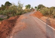 राजनांदगांव : जंगलेसर शिवनाथ नदी मोखला मार्ग में मुरमीकरण किया जा रहा है…