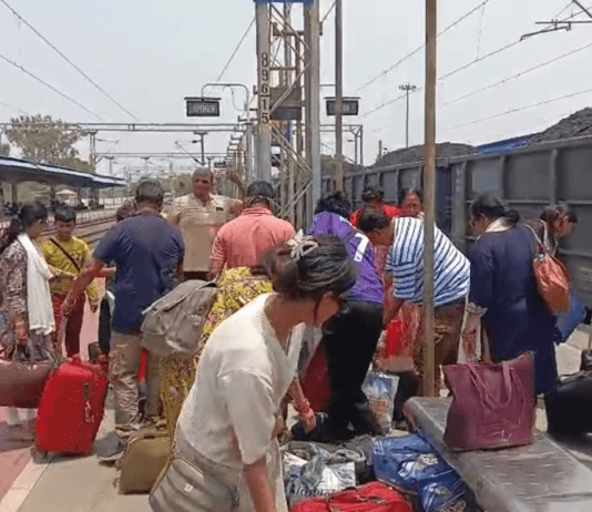 राजनांदगांव : पहलगाम से सकुशल लौटे राजनांदगांव के शर्मा परिवार…