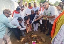 राजनांदगांव : सांसद संतोष पांडे ने जादूटोला में नवीन शासकीय विद्यालय भवन का किया भूमिपूजन…