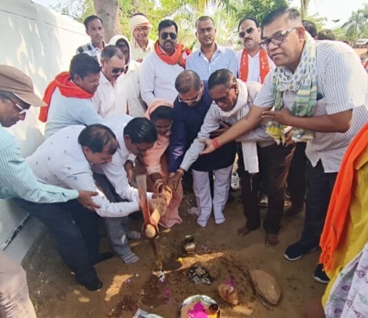 राजनांदगांव : सांसद संतोष पांडे ने जादूटोला में नवीन शासकीय विद्यालय भवन का किया भूमिपूजन…