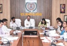 राजनांदगांव : सुशासन तिहार में संवेदनशीलतापूर्वक करें आवेदनों का निराकरण : कलेक्टर…