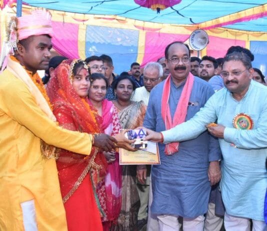 राजनांदगांव : मुख्यमंत्री सामूहिक कन्या विवाह योजना अंतर्गत परिणय सूत्र में बंधे 20 जोड़े…