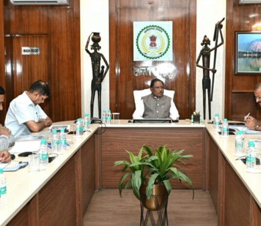 रायपुर : कोरबा, दंतेवाड़ा और रायगढ़ में विकसित होंगे राष्ट्रीय मॉडल कॉलेज, खैरागढ़ के इंदिरा कला संगीत विश्वविद्यालय को मिलेगा वैश्विक आयाम…