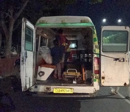 VISION TIMES : शहर में जाम के चलते सड़क पर ही कराई गई महिला की डिलीवरी…