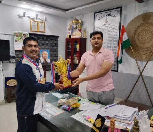 राजनांदगांव : आरक्षक सितलेश पटेल द्वारा वेटलिफ्टिंग एवं पॉवरलिफ्टिंग में इंटरनेशनल चौंपियनशिप में जीता गोल्ड…