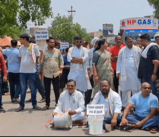 राजनांदगांव: आसिफ अली के नेतृत्व में पेयजल समस्या को लेकर वार्डवासियों ने किया चक्का जाम…