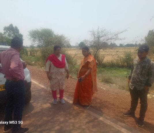 राजनांदगांव : जिला पंचायत सभापति देव कुमारी साहू ने ग्रामीणों की सुनी समस्याएं…