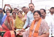 राजनांदगांव : सुशासन तिहार अंतर्गत छुरिया विकासखंड के ग्राम महाराजपुर में समाधान शिविर का हुआ आयोजन…