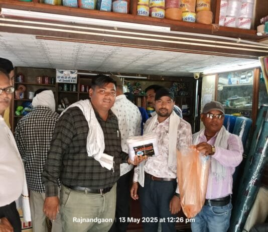 राजनांदगांव : प्लास्टिक विक्रता एवं दुकानदारों से सिंगल यूज प्लास्टिक की जप्ती…